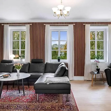 Βίλα Spacious House With For Relaxation And Play *